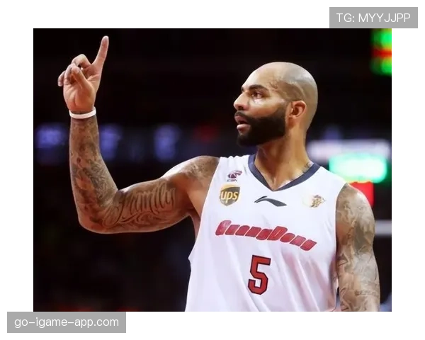 卡洛斯·布泽尔内线强攻提升篮板效率明显优于队友