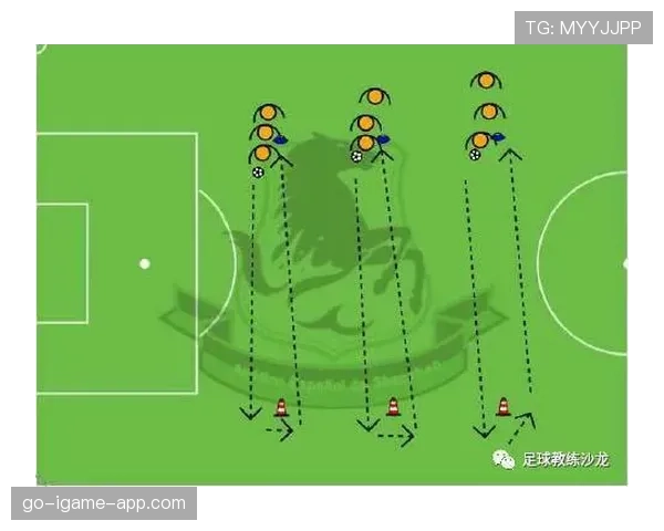 足球假动作规则解析：判罚标准与合法边界详解
