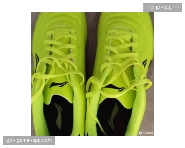 足球比赛对球鞋有哪些明确规定？材质、鞋钉类型是否受限？